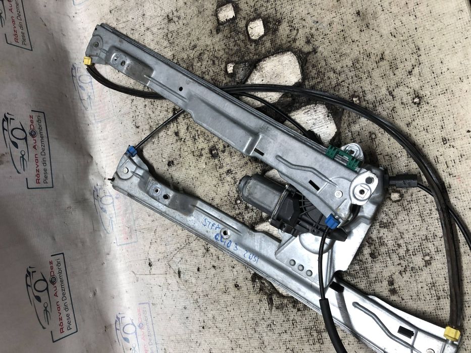 macara geam stanga fata  renault clio 3 2010