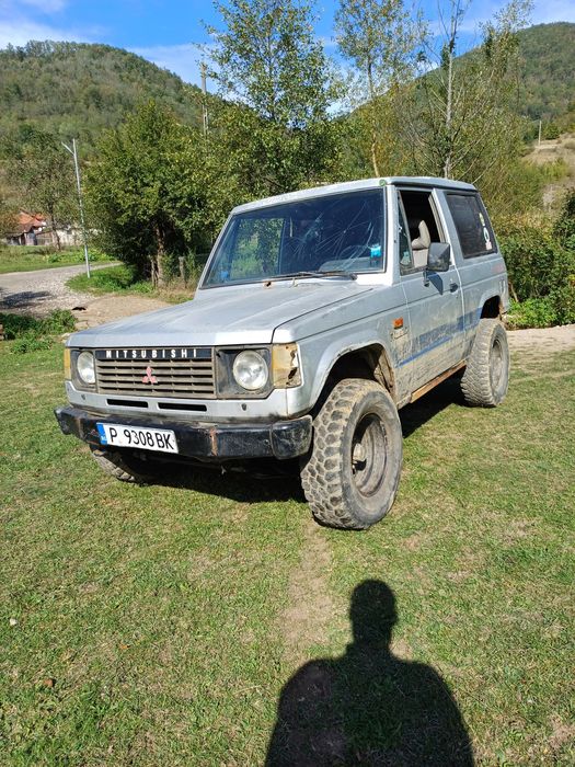 Vând mitsubishi pajero mk1
