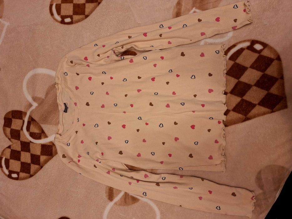 Bluzite de pijama noi si un tricou