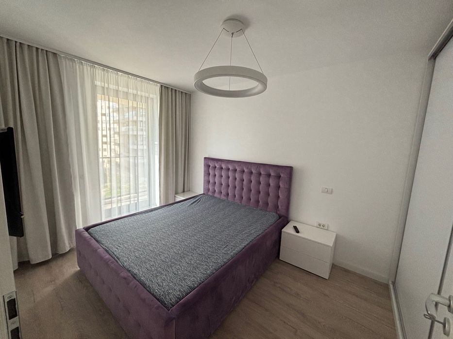 Inchiriez studio cu 2 camere + loc de parcare subteran Tomis Park