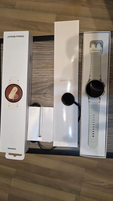 Samsung Galaxy Watch7, 40mm, BT, In garanție până in decembrie 2026