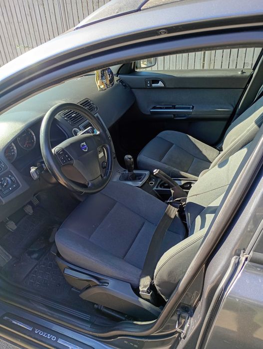 Volvo v50 partea din spate avariata