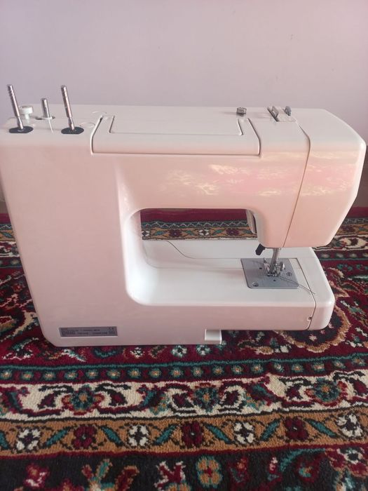 Jukky tikuv mashinasi