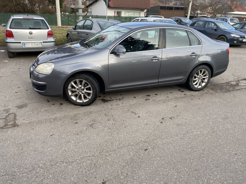 Se vinde jetta 1.6 fsi benzina