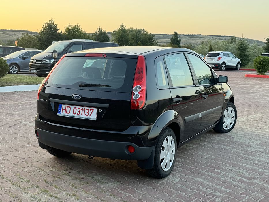 Vând Ford Fiesta Motor 1.3 Benzină 69 CP E4 132000 Km Import Germania