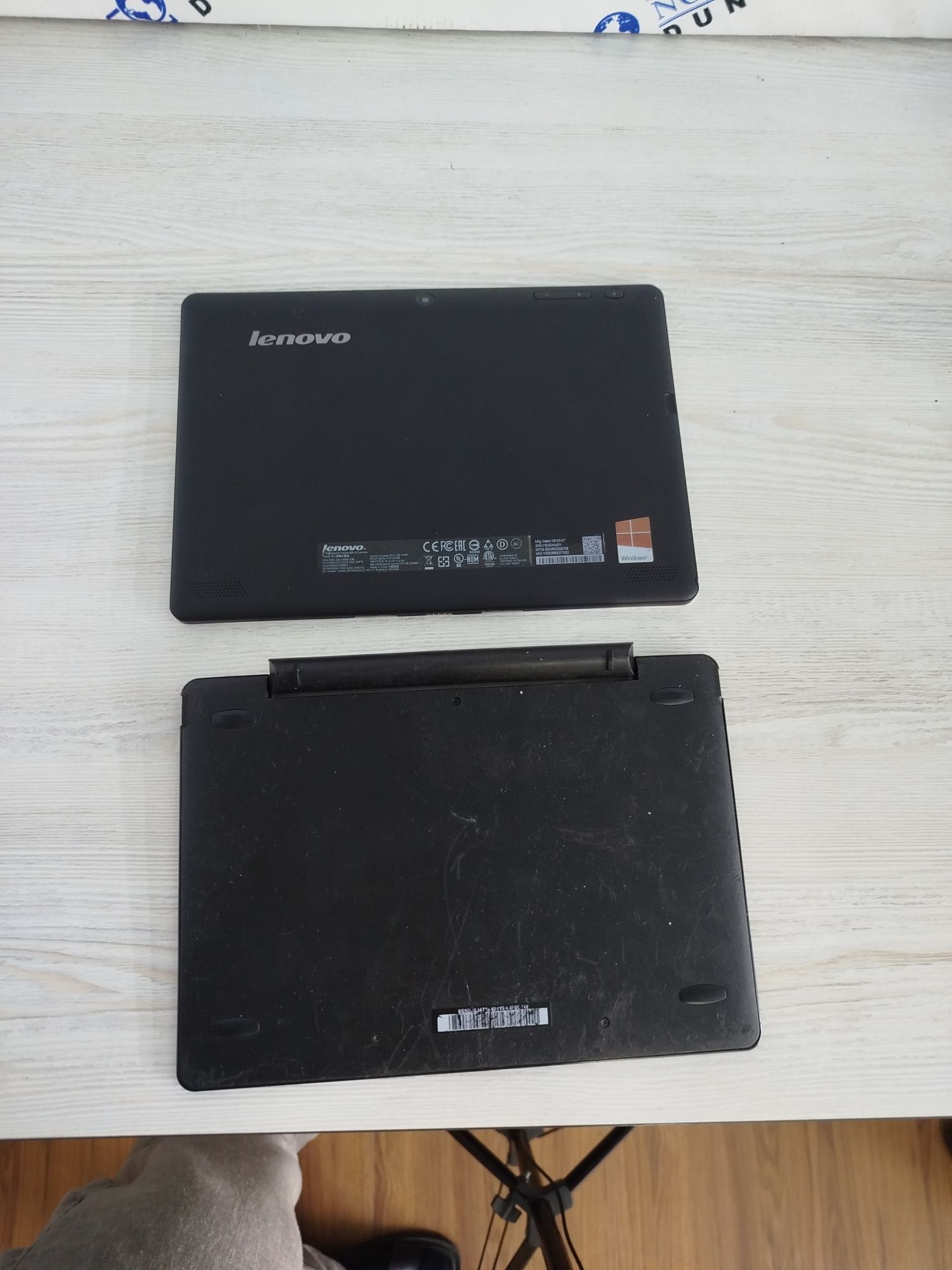 Продается Планшет на Виндовс Lenovo Yoga Tablet со съемной клавиатурой