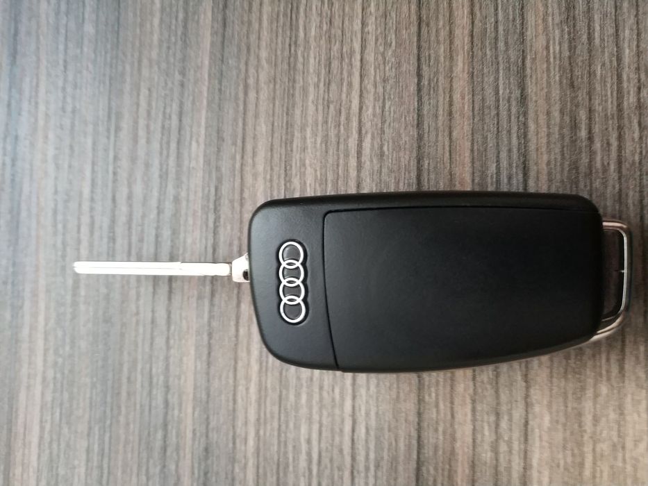 Ключ за audi a3 8p (2004-2012) 8P0 837 220D на 434mhz 5FA Hella!