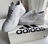Мъжки бели обувки Adidas