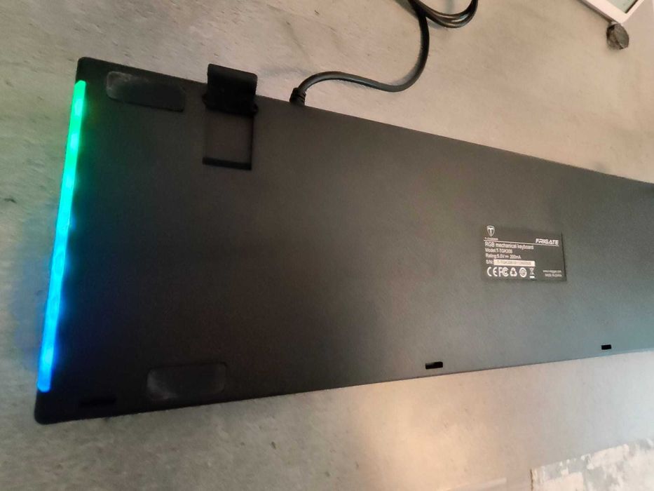 Vând Tastatură Gaming Mecanică T-Dagger Frigate - RGB, Stare Perfectă