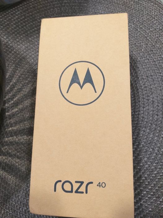 Смартфон Motorola Razr