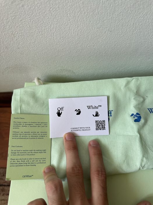 OFF-White Out Of Office Low Sartorial Stitching Black