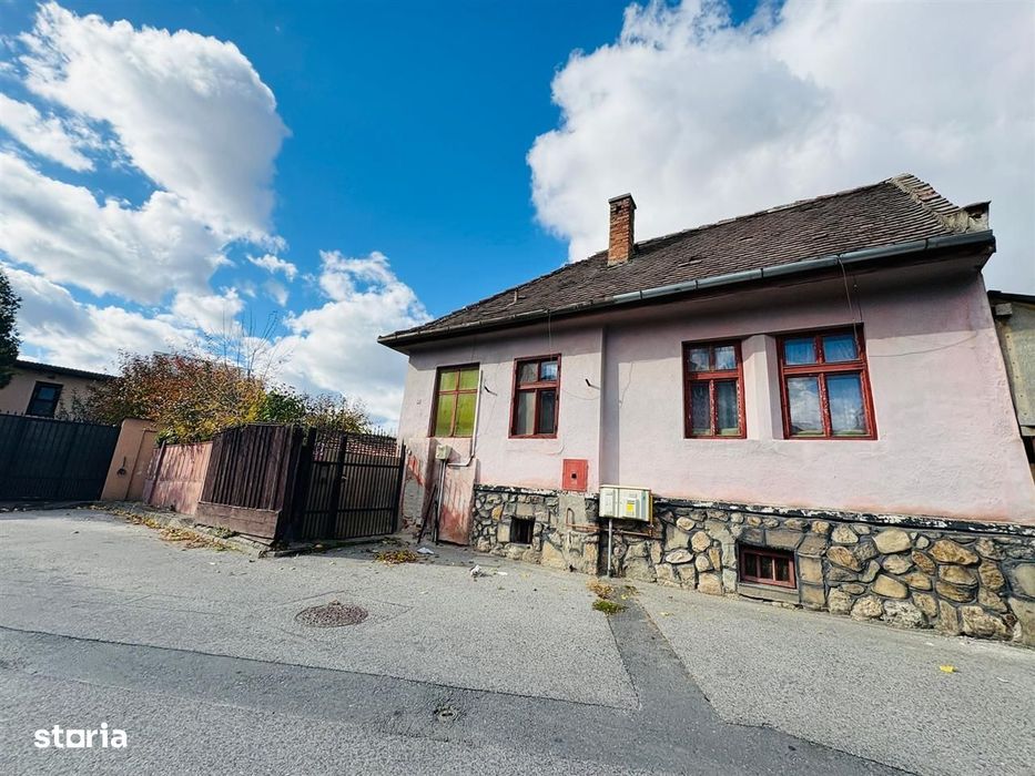 Casa individuala in Sibiu, pivnita + pod, teren 238 mp, zona Turnisor