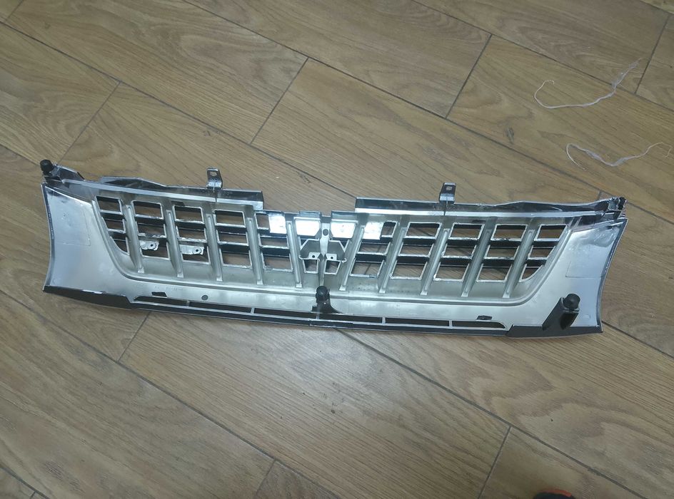 Grila bara masca între faruri  Mitsubishi l200 L 200 19999 2000 2001