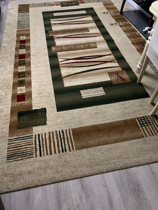 Продаётся ковёр.