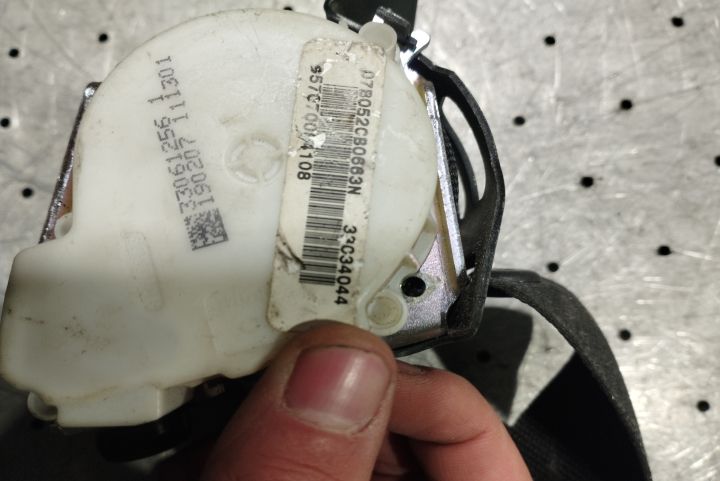 Centura siguranta spate mijloc 33061256 BMW Seria 5 E60/E61
