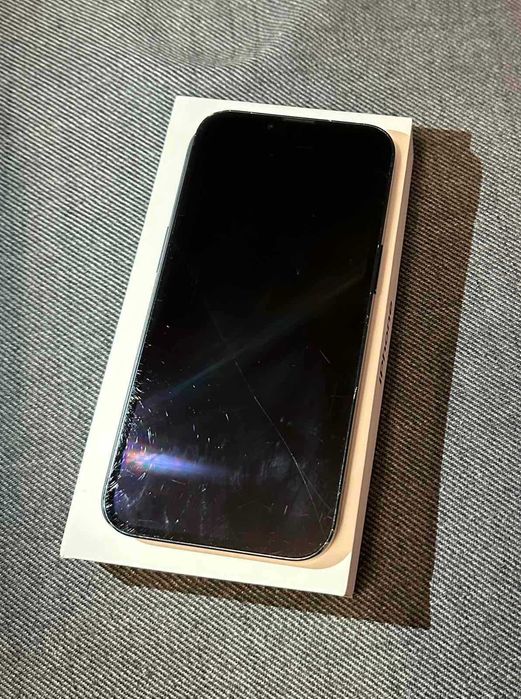 iPhone 13 128G Midnight