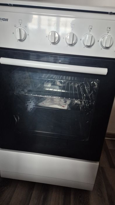 Vand aragaz nou cu garantie