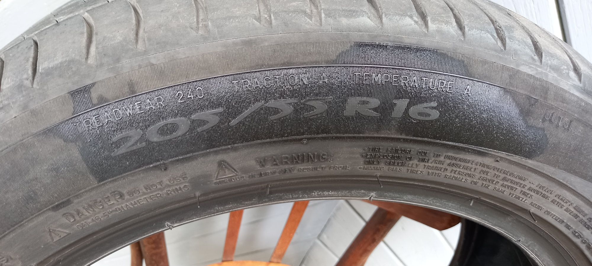 Продавам  летни гуми 205/55/16 ,,  Michelin"