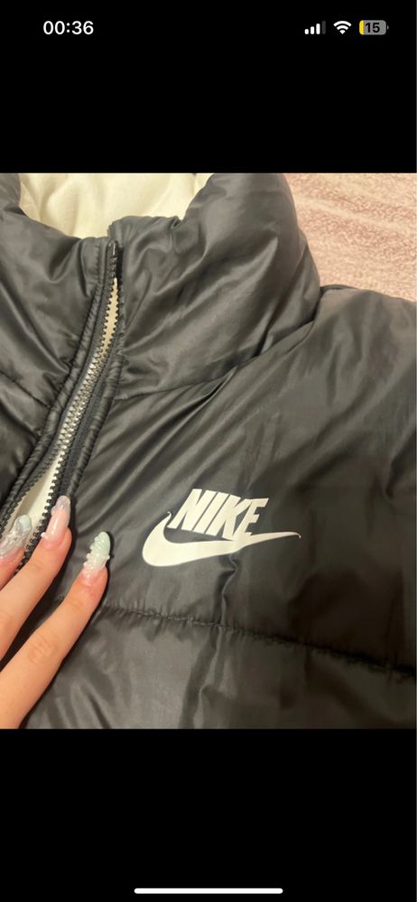 Geaca neagra Nike