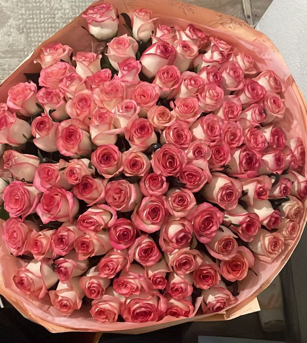 Продам букет роз метровые 101 , свежие только отправили