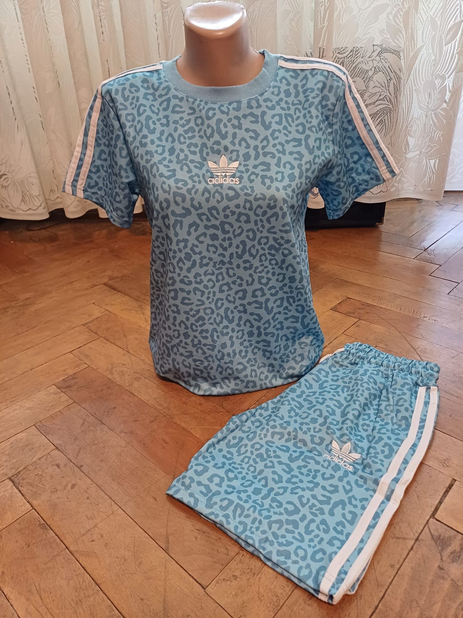 Compleuri damă modele noi