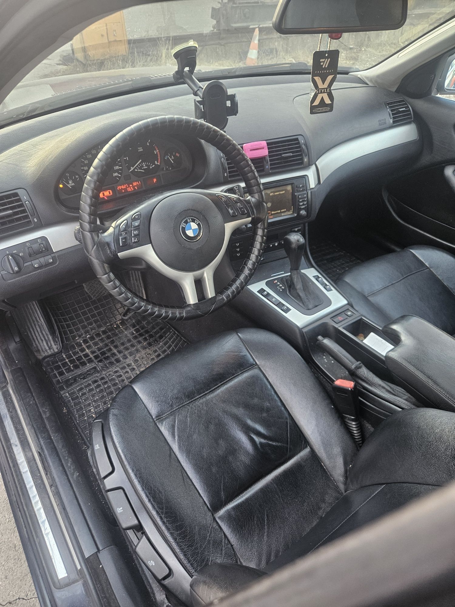 Продавам BMW 330XD