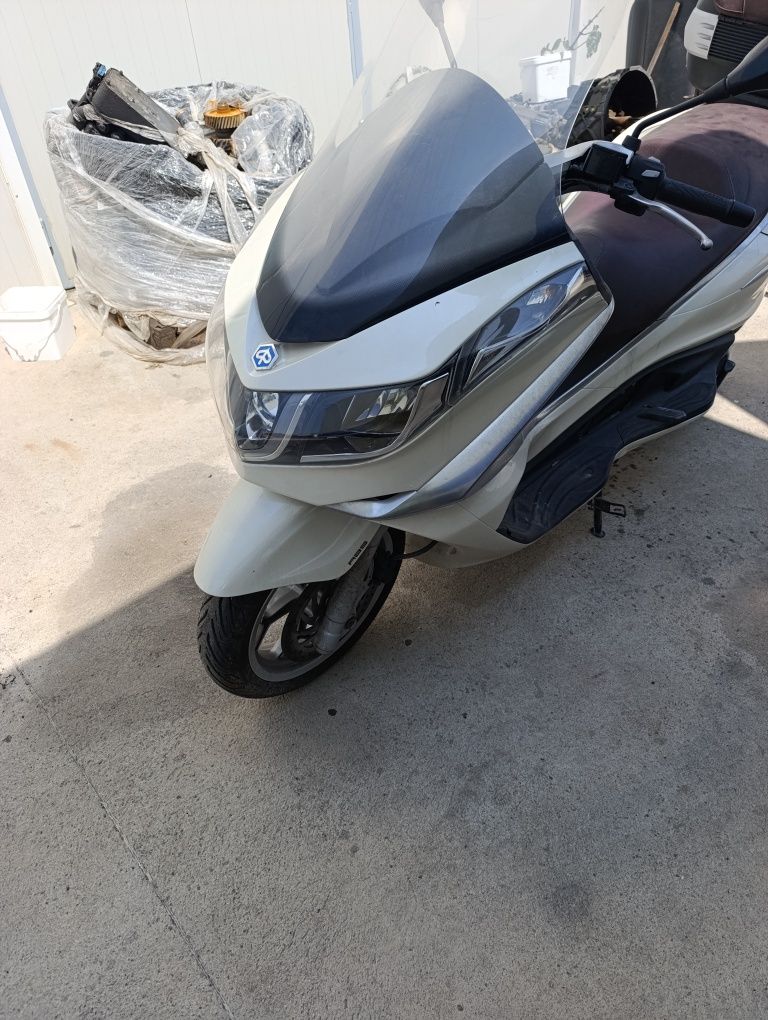 Piaggio X10 350 на части
