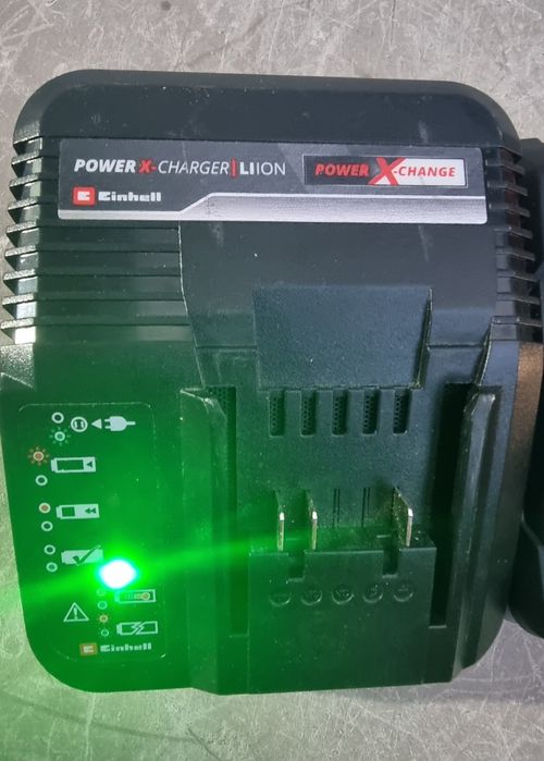 Комплект Einhell зарядно с батерия 18v 2A