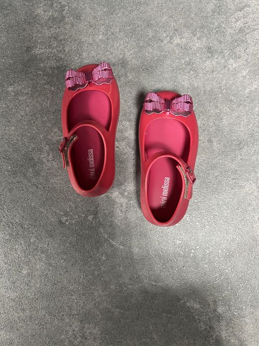 Бляскави  обувки Mini Melissa