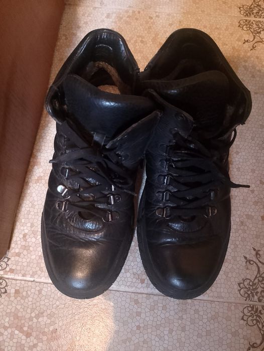 Продам зимнюю обувь