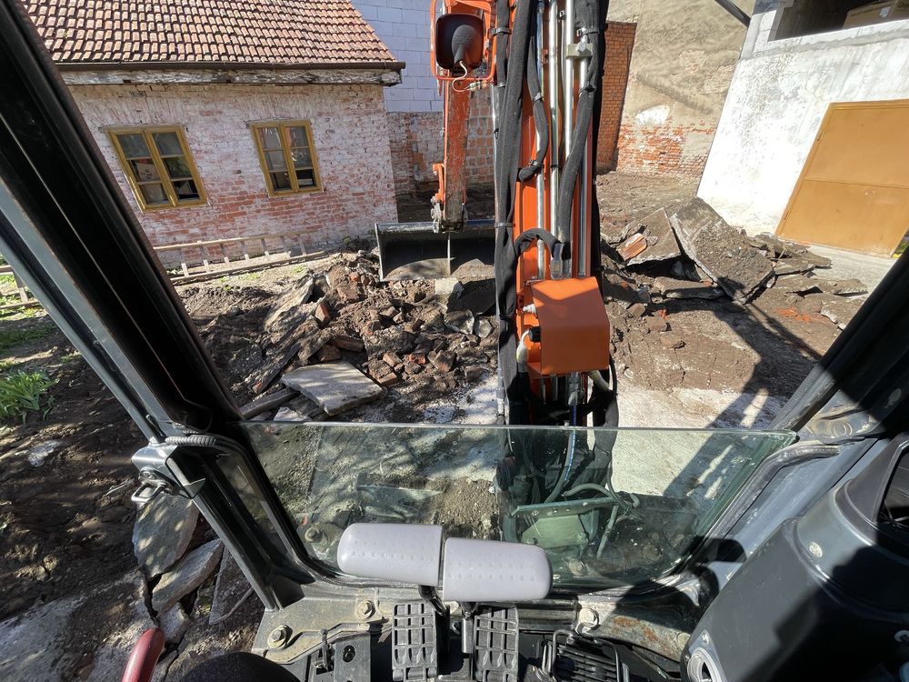 Inchiriez miniexcavator