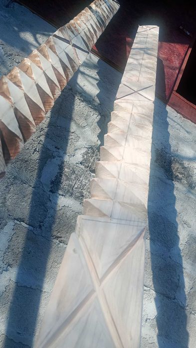 Stâlpi sculptați manual pentru terase și  foișoare