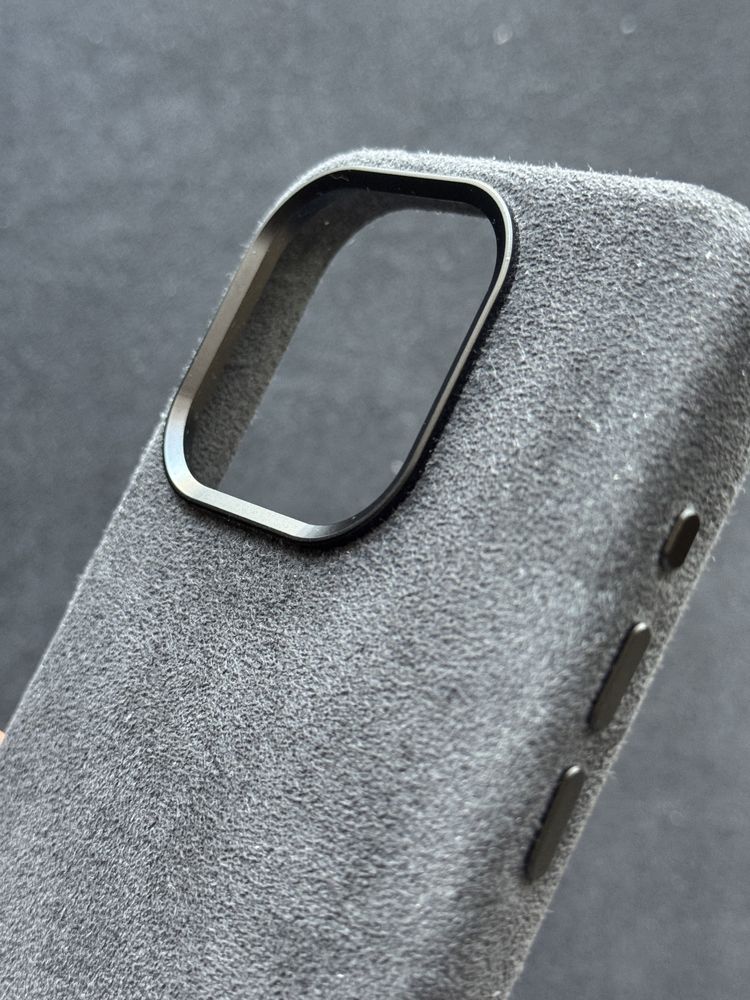 Huse iphone 14 si 15, Pro si ProMax din piele Alcantara, MagSafe