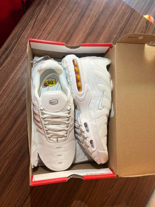 маратонки Adidas Nike
