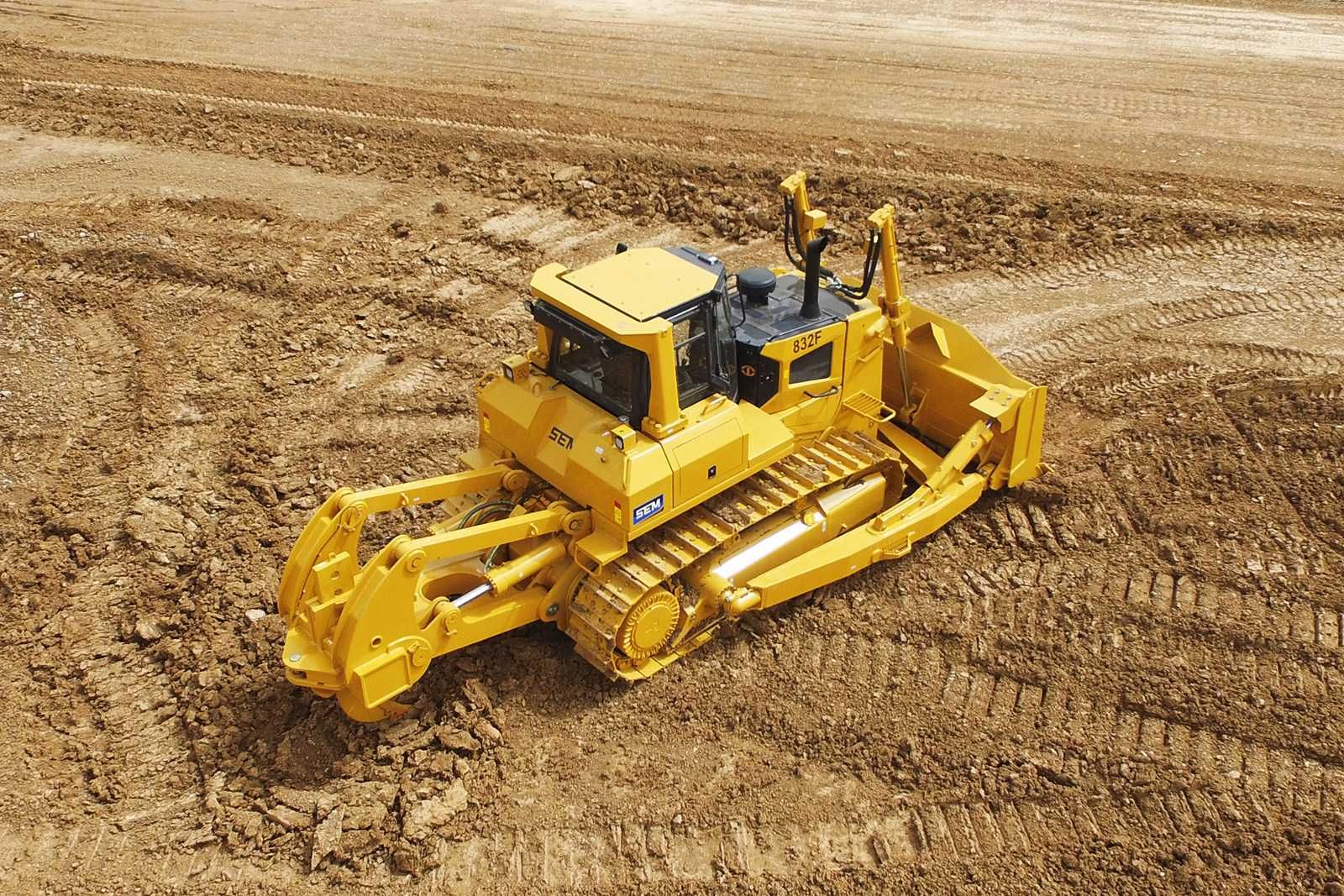 Бульдозер SEM 832F 40 тонн