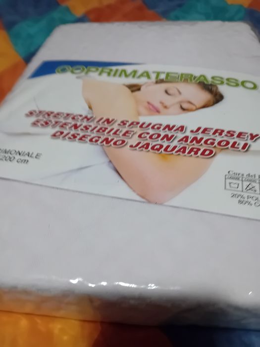 ₩ vând husa pentru saltea nouă 180x200