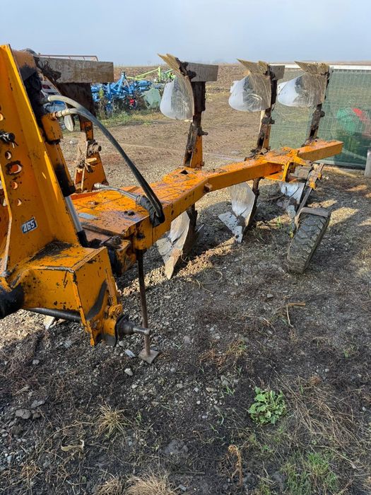 Vând plug huard qr 465 3+1