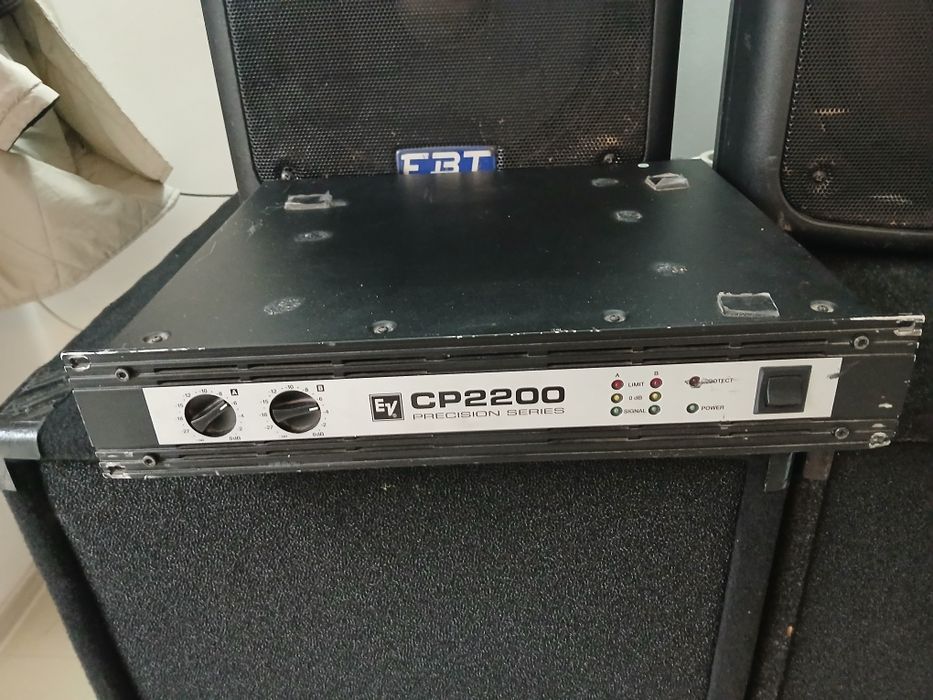 Vand bași 800 w, 2 FBT MAX6, Amplificator 2x800 w trepiede si cabluri