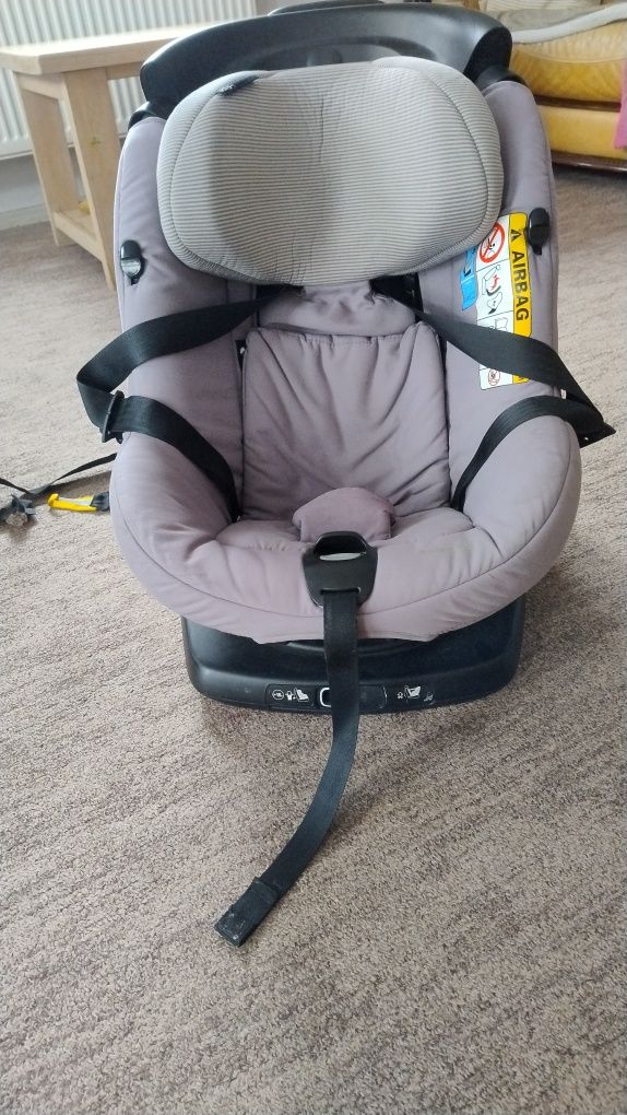 Scaun de mașina cu isofix
