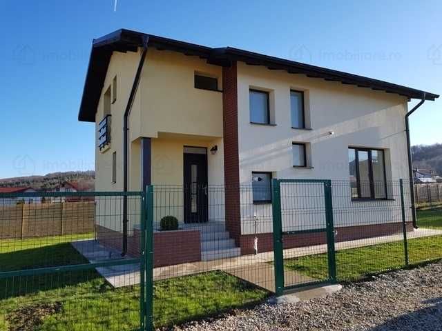 Reparatii Acoperisuri - Montaj Tabla Acoperis - Hidroizolatii Sarpante