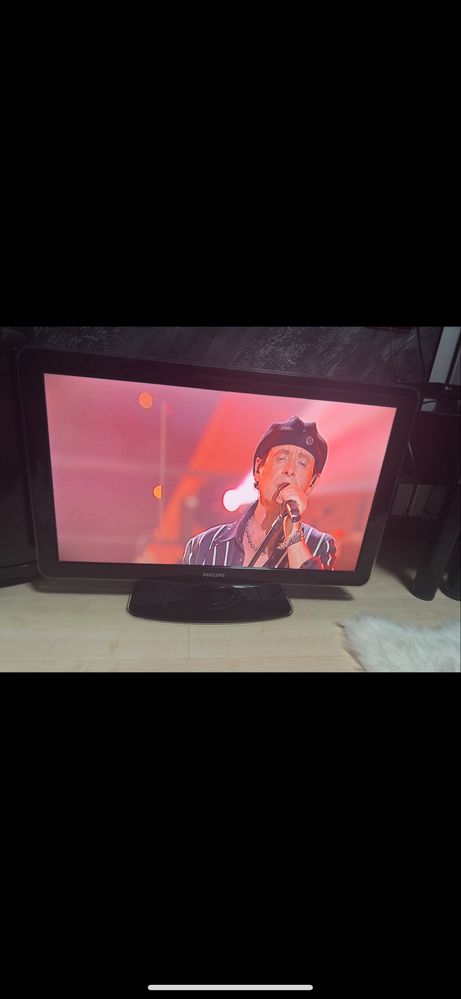 Телевизор PHILIPS 32 инча