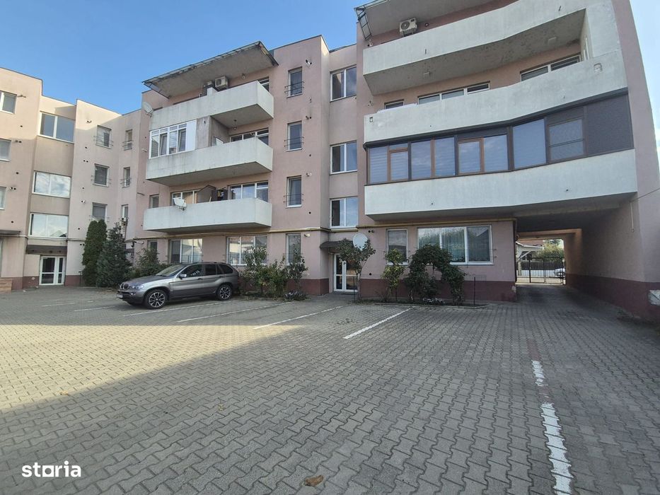 Apartament cu balcon și bucătărie separată, 60 mp