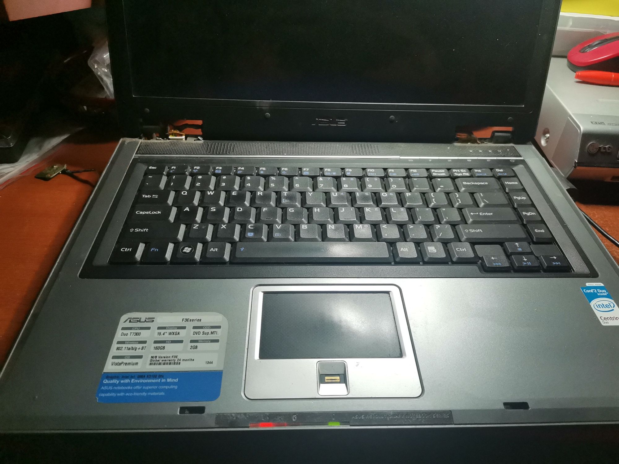 Laptop Asus F3E functional