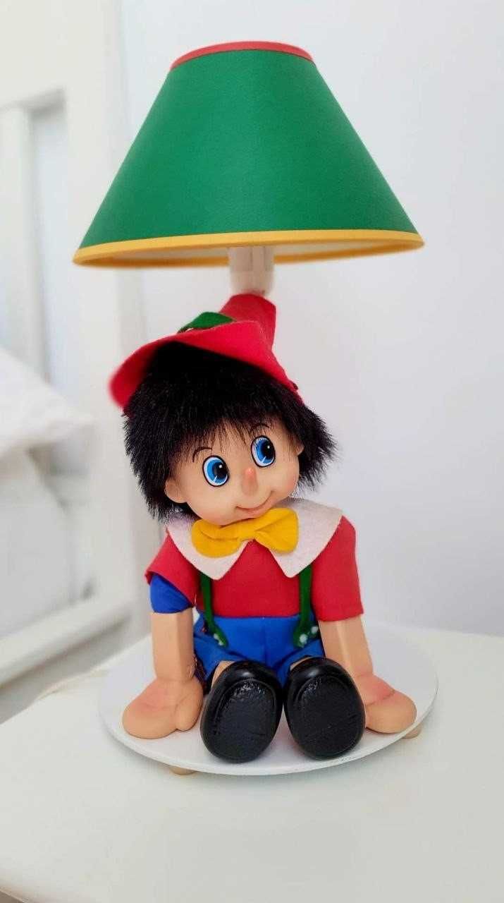 Set lampi si cuier Pinocchio pentru camera copilului