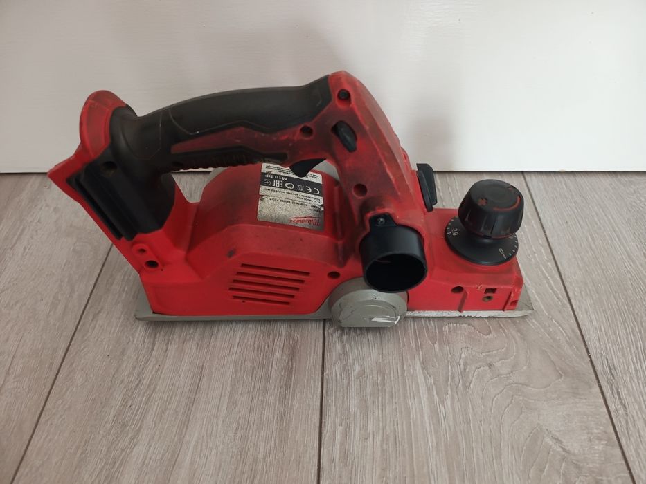 Set scule profesionale Milwaukee 18V