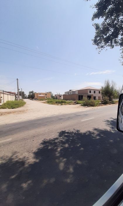 Yol boyida 300 kv joy sotiladi