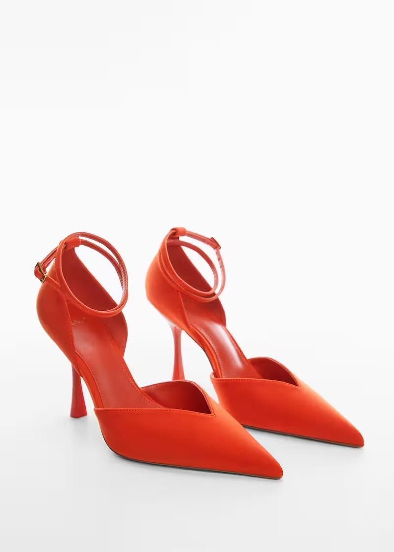Дамски обувки с остър връх - Mango