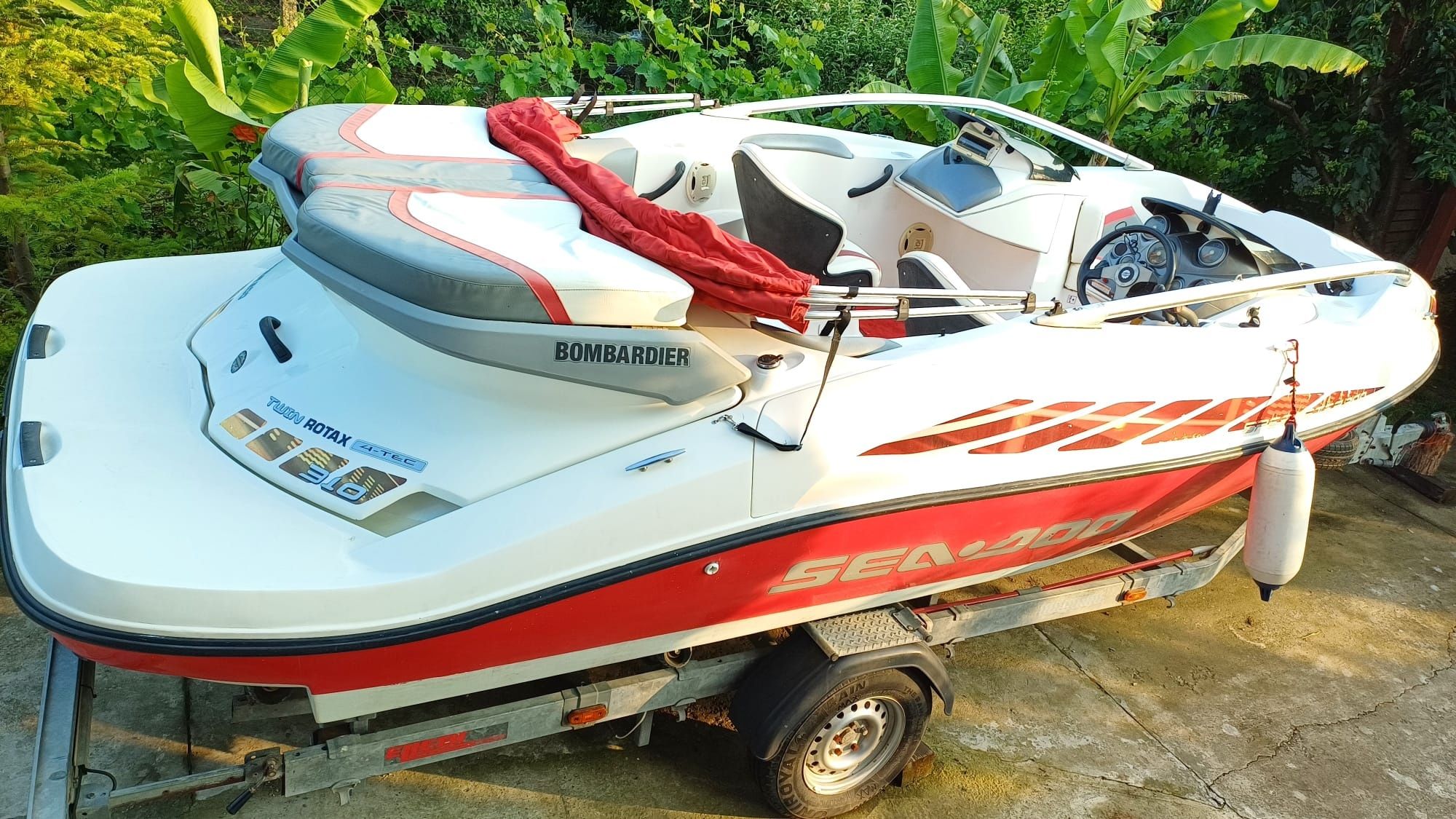 Barca Seadoo, 310CP, 7 locuri