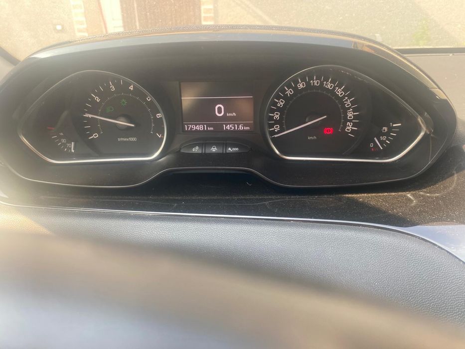 Peugeot 208 • 1.2 Benzină • An 2015 • Euro 6