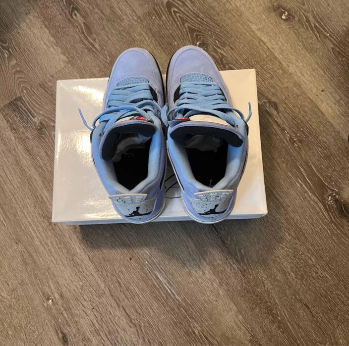 Air Jordan 4 University Blue